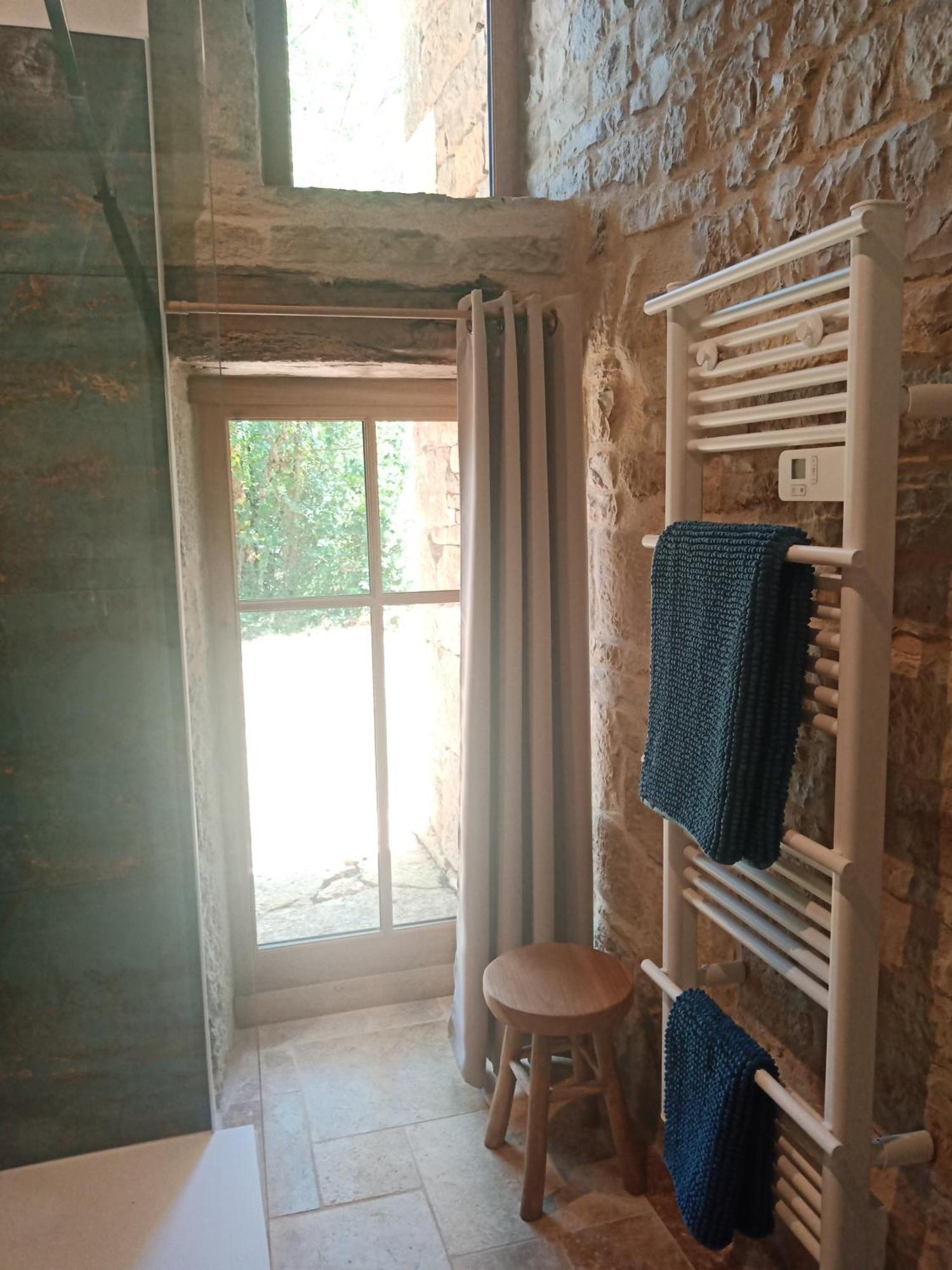 Les Granges De L Abbaye Bed & Breakfast Ginals